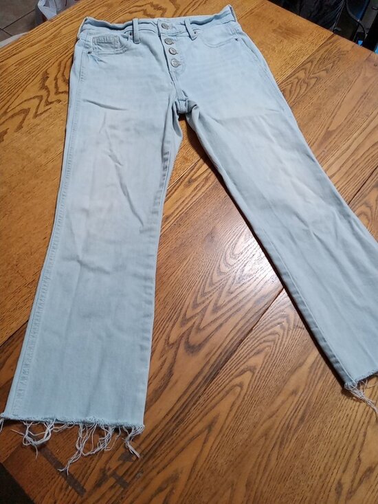 OLD NAVY Jeans Womens 4P BLUE LIGHT Wash STRAIGHT ? Preowned Button Fly Used - Picture 1 of 13